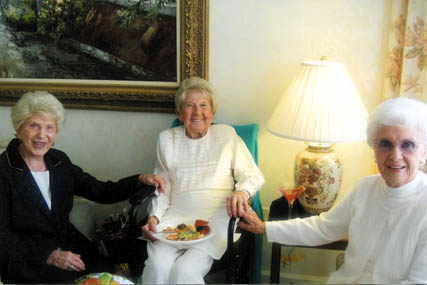 Three centenarian friends
